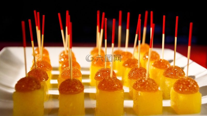 消化饼干与粗粮饼干：探寻健康饮食的平衡之道**